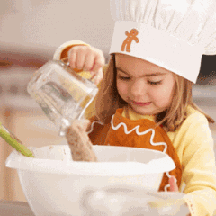 nina cocinando