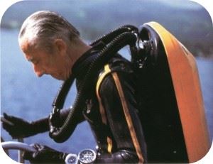 Jacques_cousteau_wearing_black_and_yellow