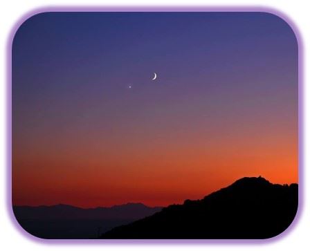 La luna junto a la estrella vespertina